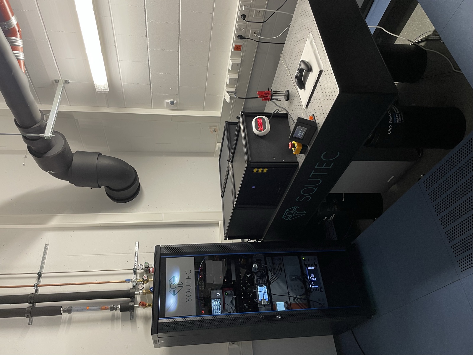 Quantum diamond microscope